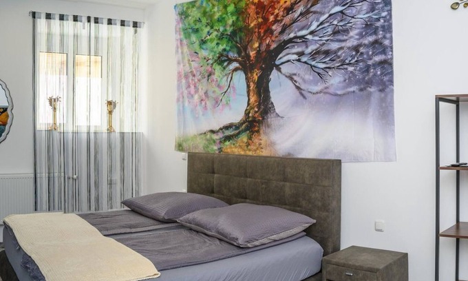 Enns Bed & Breakfast | TOP 1 Doppelzimmer - Plaza Cafe & Bar