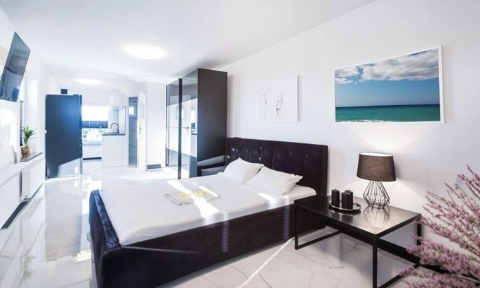 Uniescie Apartment | Top Apartments next to the beach and everything you need π