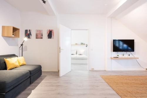 Kreuzviertel Apartment | Top floor apartment next to Marienplatz