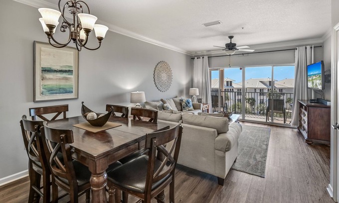 Frangista Beach Condo | Top Floor Unit With Gulf View - Beach Chairs Included!