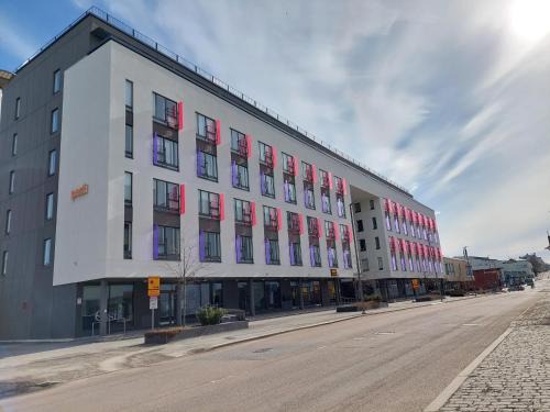 Jyvaskyla Apartment | Top location city center studio with balcony and free parking Kotimaailma Apartments