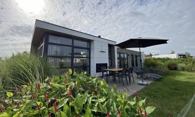 Olburgen House | Top-modernes Chalet Seerose mit Großem, Eingezäunten Garten an der Ijssel