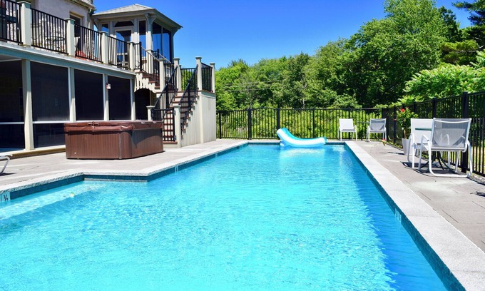 Cape Neddick Bed & Breakfast | Top-Rated B & B on Ogunquit/Cape Neddick Town Line, Ogunquit Tourist Area