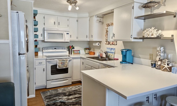 Midtown Ocean City Condo | Top Rated Beautiful Updated Ocean Block Condo!