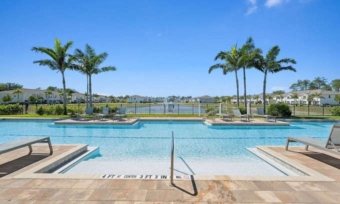 Naples House | Top Rated | Family Friendly | Discounted Rates