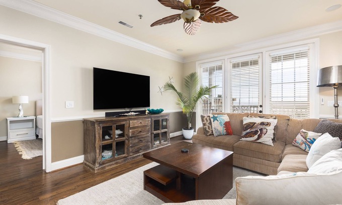 Folly Beach Condo | Top Sail: Oceanview Pet-Friendly Condo with Pool in Folly Beach