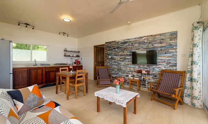 Mahe Island Apartment | Top View Retreat Self Catering Apartments