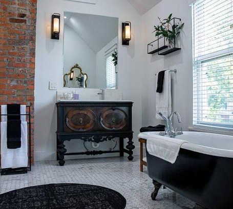 Westport House | Top Walk score! Prime Westport Midtown Location!