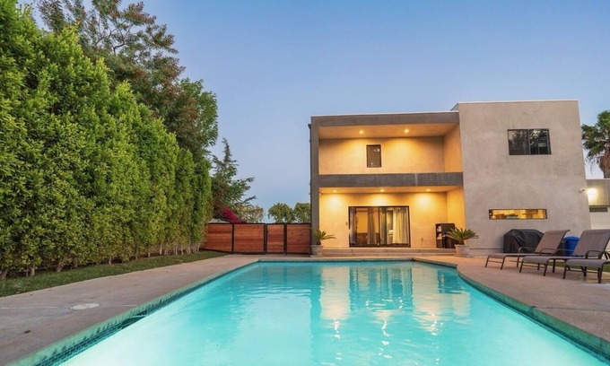 Canoga Park House | Topanga Cabana L.A. City Modern Pool
