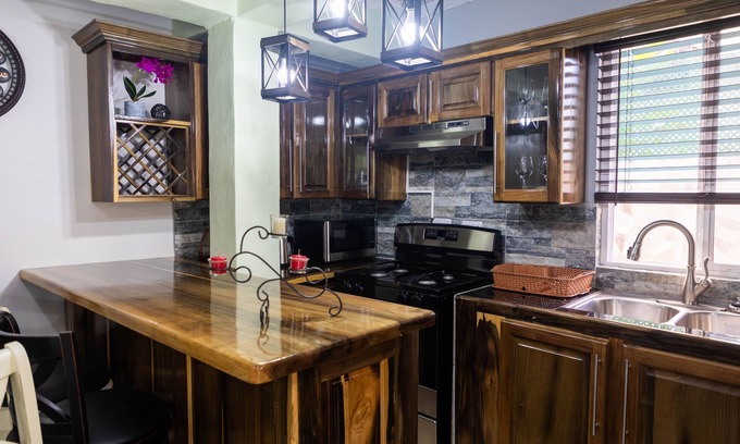 Soufriere Condo | Topaz Apartment Villas-Pool Side Piton v