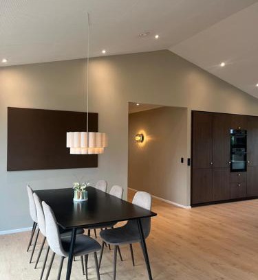 Holstebro Villa | Topmoderne og bynær villa