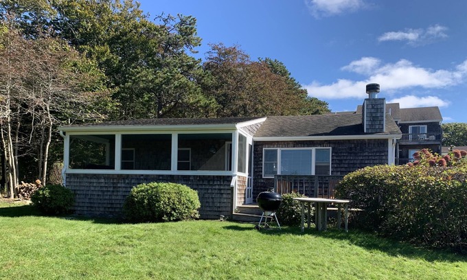 Menemsha Cottage | Topside Cottage with private beach access!