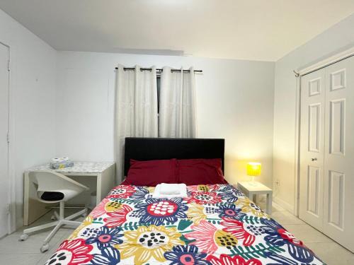 Fairbank House | Toronto Room with Balcony - Midtown