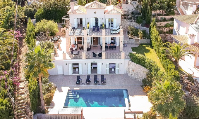 Mar Azul Villa | Torre De Suenos - , 400m from the beach and 5 bedrooms in sought after location