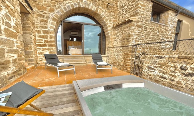 Els Plans de Sio Apartment | Torre Medieval de Queralt & Spa