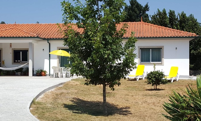 Couto de Baixo House | Total privacy in a orchard and vineyard farm for ideal family holiday.