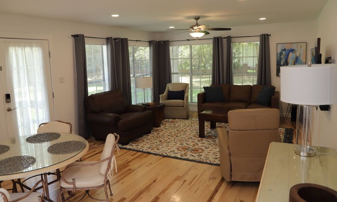 Bastrop House | Totally Remodeled 3/2 Home - Historic Downtown