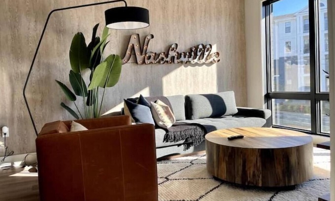 West End Condo | Touch of class-West End