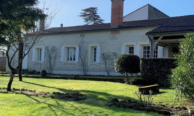 Meschers-sur-Gironde House | Town house in a 9000 m2 park with swimming pool, close to the beach