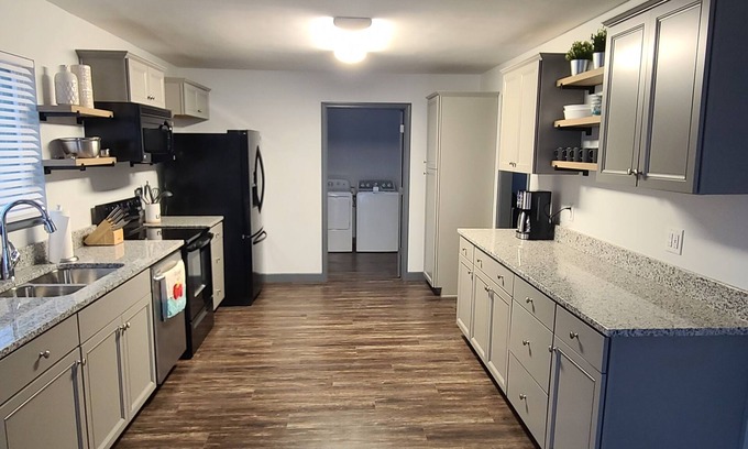 Westfield House | Towne and Out of Westfield - 5 min from Grand Park - 20 Min from Downtown Indy!
