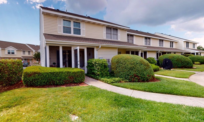 Ocean City House | Townhome with central AC, washer/dryer, & pool access - close to beach