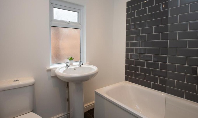 Crewe House | Townhouse @ 97 Ruskin Road Crewe