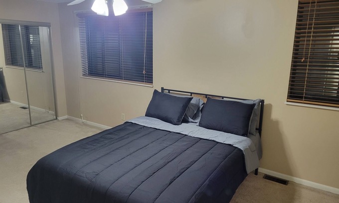 Glencoe House | Townhouse in a quiet neighborhood