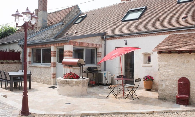 Checy Cottage | Townhouse with Spa and Sauna near Orleans