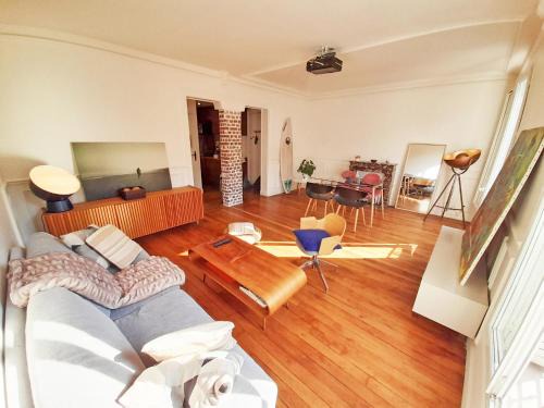 Clichy Apartment | Très beau 2P avec vaste séjour ensoleillé - A 50 m du métro du marché et de la mairie