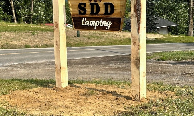 Clarence-Rockland RV Rental | Très beau terrain de Camping, SDD Camping Lot 24b