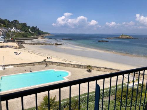 Treboul Apartment | Très bel appartement vue mer avec piscine