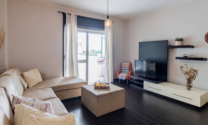 A Ver-o-Mar Apartment | Três Marias by LovelyStay