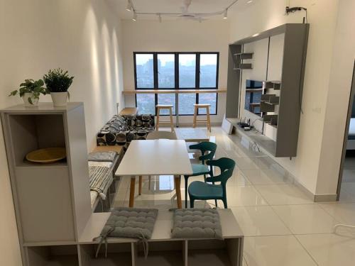 Kampung Bukit Dukong Apartment | Traders garden c180
