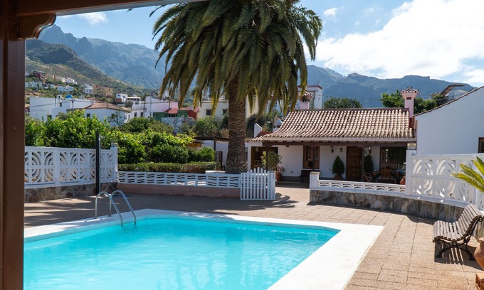 Las Vegas Cottage | Traditional Canarian house with private pool in Vegas Valsequillo