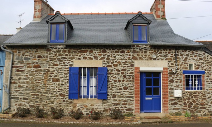 Etables-sur-Mer House | Traditional house 7 minutes from the beach, close to hiking trails