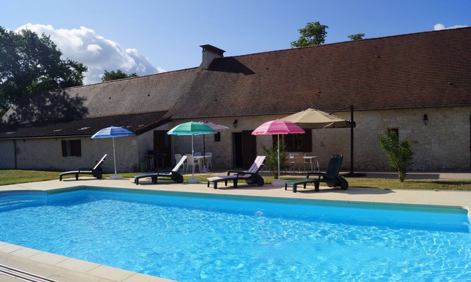 Monsaguel Cottage | Traditional farmhouse from the 18th century, renovated with pool, near Issigeac