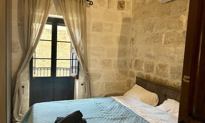 Birkirkara House | Traditional House of Character with Terrace - Central, Cozy & Calm