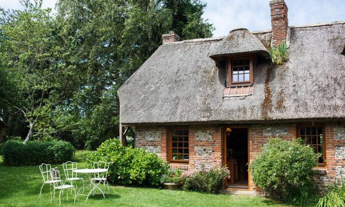 Saint-Honore House | Traditional Thatched Cottage in Normandy