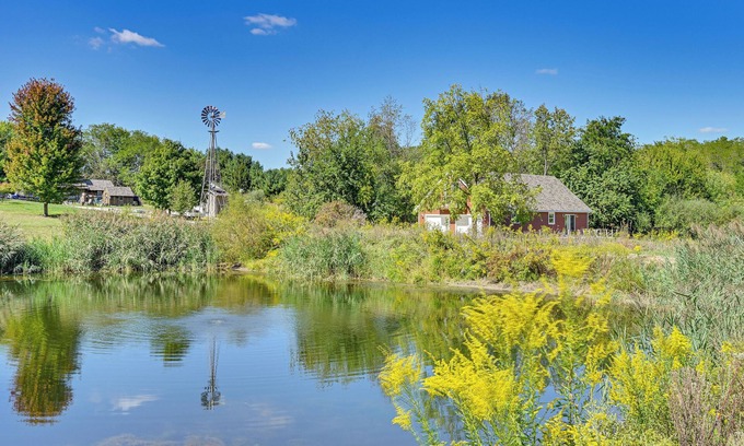 Rockfield Apartment | Trails & Fishing Pond at Serene Delphi Getaway