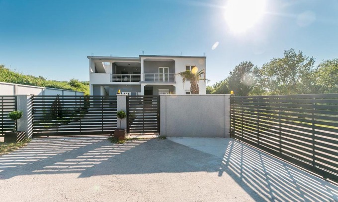 Radanovici Apartment | Tramonto Apartments