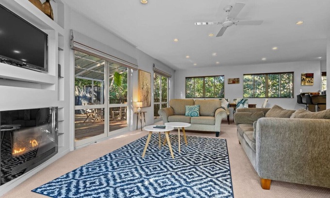 St. Heliers House | Tranquil Family Retreat close to St Heliers Beach