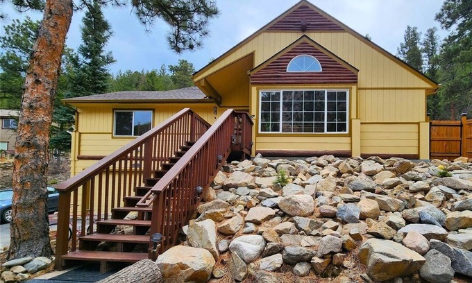Downieville-Lawson-Dumont House | Tranquil Retreat: Your Perfect Family Getaway w/Infared Sauna