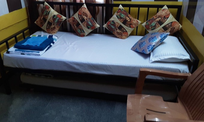 Coimbatore Apartment | Tranquil Escape: 2-Bedroom Retreat for Two in Coimbatore