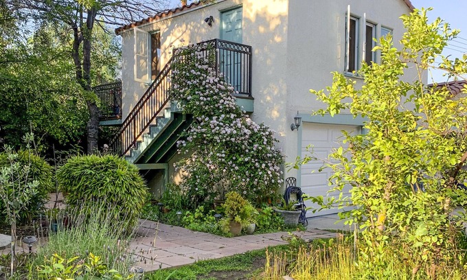 Mid Central House | Tranquil 1-bd Guesthouse Apartment on Spanish Estate, sundeck w/mountain views