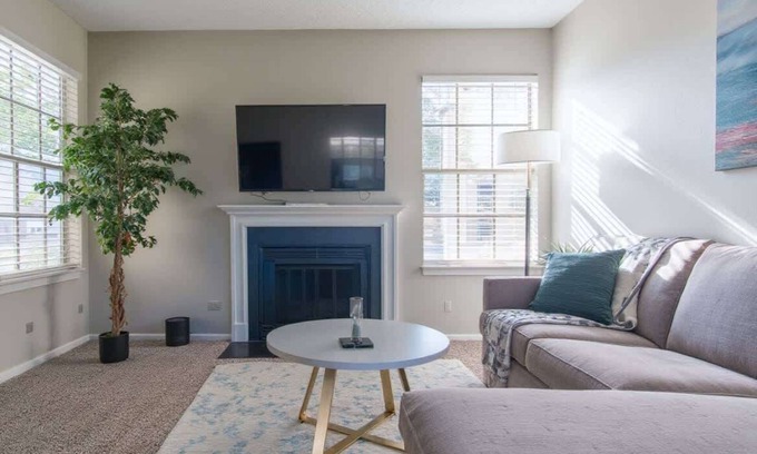 Far North Dallas Apartment | Tranquil 1BR King Suite w/Pool, Gym, Parking 04