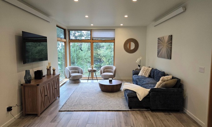 Wilson House | Tranquil 2-bedroom modern retreat