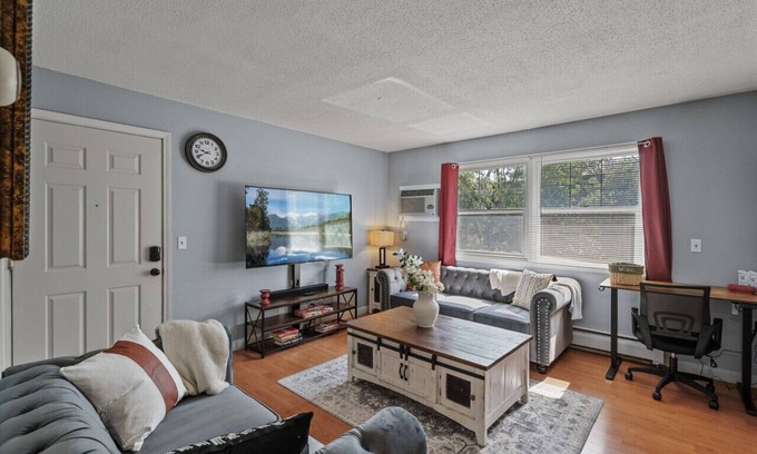 Spring Lake Park Apartment | Tranquil 2BR Apt Mpls - 8075 Apt 4