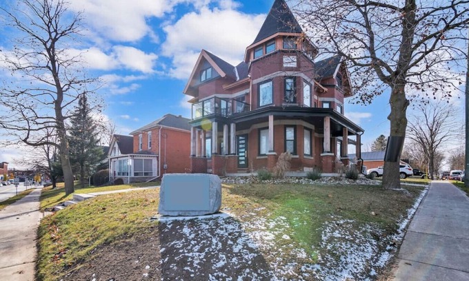 Shelburne Apartment | Tranquil 2BR Triplex in the Heart of Shelburne