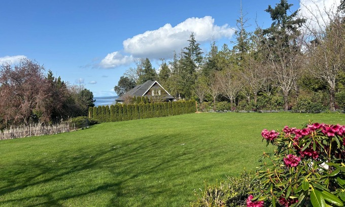 Crofton House | Tranquil 4-bedroom bungalow in Crofton for Large Families and Reunions