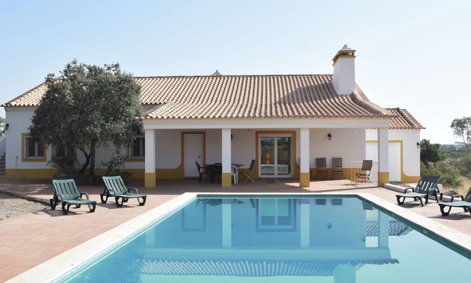Vimieiro Villa | Tranquil Alentejo Villa with pool